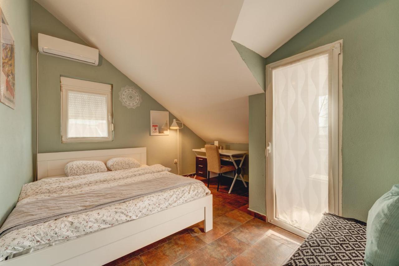 Q Podgorica Beds,Rooms And More المظهر الخارجي الصورة