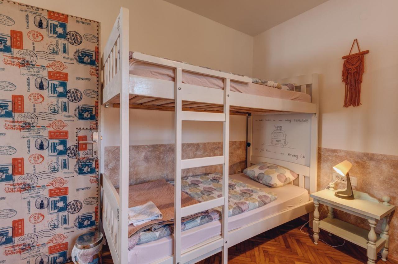 Q Podgorica Beds,Rooms And More المظهر الخارجي الصورة